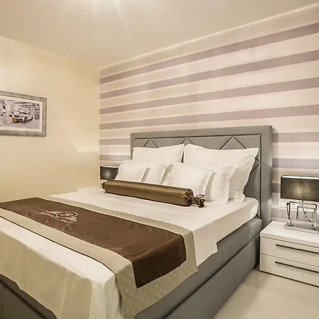 Benedict Πανσιόν Σπλιτ